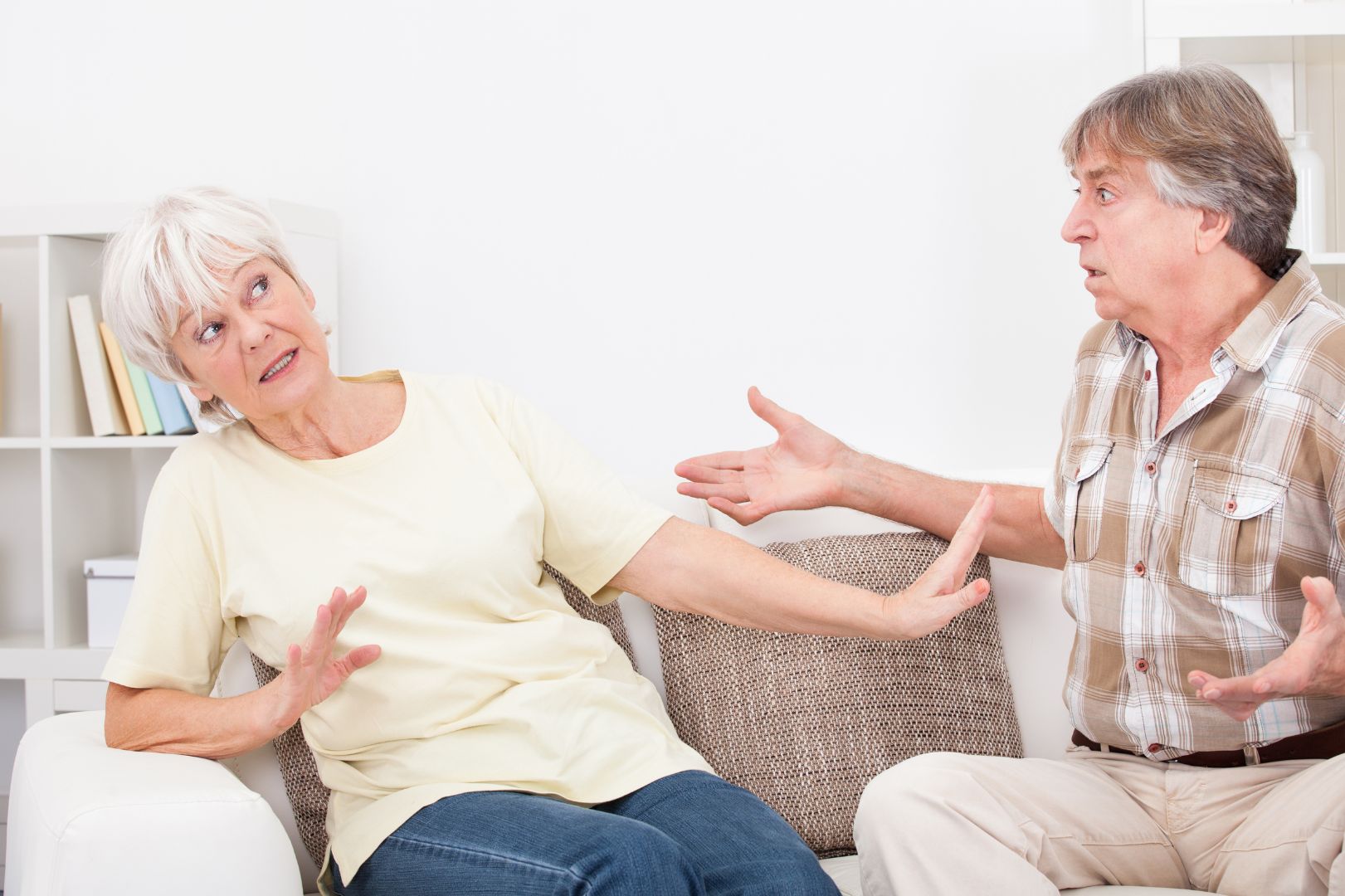 Agresywny senior – poradnik dla opiekunki osób starszych